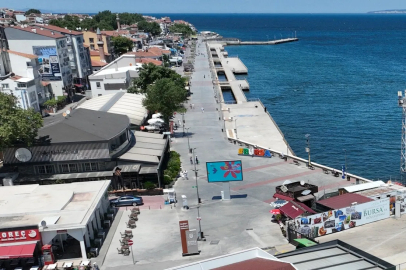 Mudanya Belediyesi, ilçe girişinde denize karşı faaliyet gösteren mülkiyetindeki taşınmazını 31 Ağustos 2026'da 7 yıllığına yeniden kiraya vermek için ihaleye çıkarıyor.