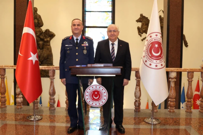 Millî Savunma Bakanı Yaşar Güler, Yeni Hava Kuvvetleri Komutanı Rafet Dalkıran’ı kabul etti