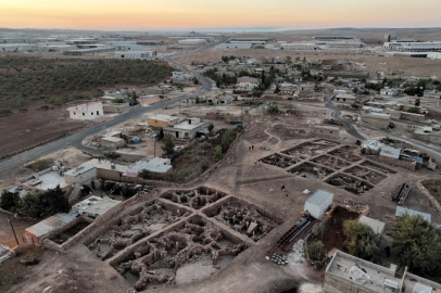 Şanlıurfa’da Karahantepe ve Sayburç’ta insanlık tarihine ışık tutan yeni bulguları ve geleceğe yönelik hedefleri değerlendirildi.