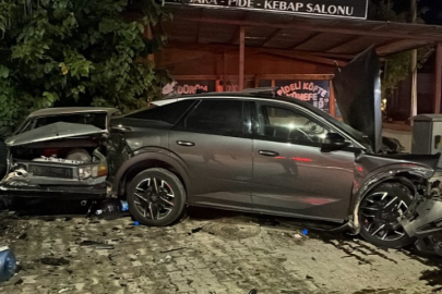 Bursa’da Feci Kaza: Otomobile Jip Çarptı, 2 Güvenlik Görevlisi Öldü