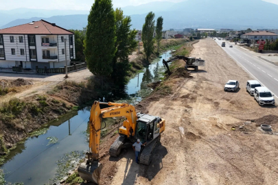 İnegöl Belediye Başkanı Alper Taban ve DSİ Bölge Müdürü İnan Gündüz, Bedre Deresi ve Karadere ıslah çalışmalarını kapsayan 1 milyar TL’lik yatırımı yerinde incelediler