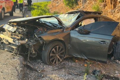 Antalya’da otomobil takla attı: 1 kişi öldü, 2 kişi yaralandı