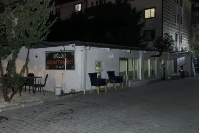 Büyükçekmece’de kıraathaneye motosikletli silahlı saldırı: 3 kişi yaralandı