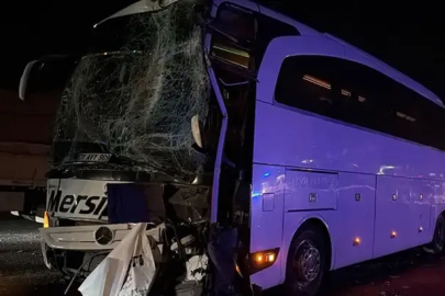 Şanlıurfa’da iki yolcu otobüsü çarpıştı: 13 kişi yaralandı