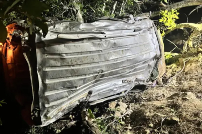 Bingöl'de ticari araç uçuruma yuvarlandı: 4 ölü, 5 yaralı