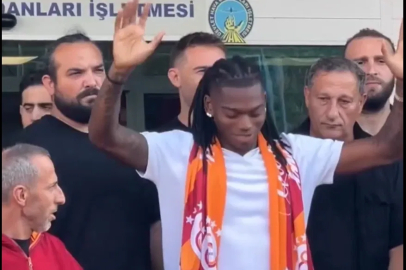 Galatasaray, AC Milan ile anlaşarak, Rafael Leão transferini resmen duyurdu