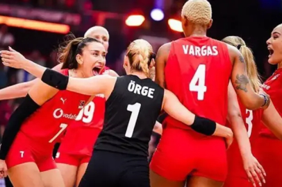 A Milli Kadın Voleybol Takımı Azerbaycan’ı 3-0 yenerek çeyrek finale yükseldi