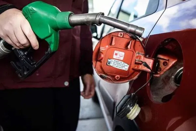 Motorin zammı ardından benzinde litre fiyatlarına 2,47 TL zam gelmesi öngörülüyor.