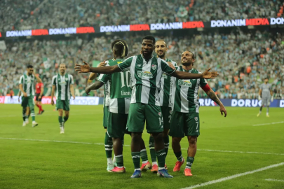 Bursaspor’dan İstanbulspor’a Gol Yağmuru! Yeşil-Beyazlılar 4-0 Kazandı