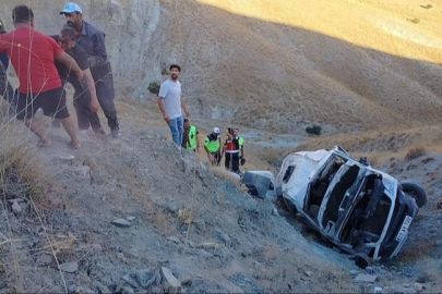 Elazığ’da İşçileri Taşıyan Minibüs Uçuruma Yuvarlandı: 5’i Ağır 13 Yaralı