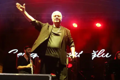 11. Uluslararası Altın Biber Festivali’nde Cengiz Kurtoğlu binlerce hayranıyla buluştu