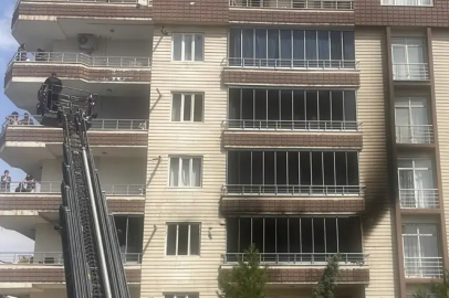 Diyarbakır’da apartman yangını: 7’nci kattaki çocuklar itfaiye merdiveniyle kurtarıldı