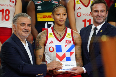 Filenin Sultanları Avrupa şampiyonu: Türkiye, İtalya’yı 3-2 yendi